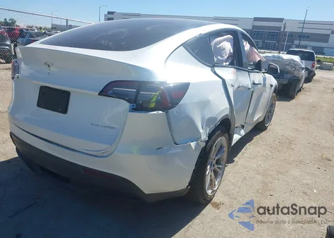 2023 Tesla Model Y Awd/Long Range Dual Motor All-Wheel Drive z USA, uszkodzony, nr VIN 7SAYGDEE4PA167788